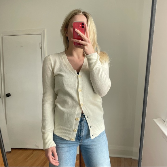 Gap Cardigan - Picture 2 of 6